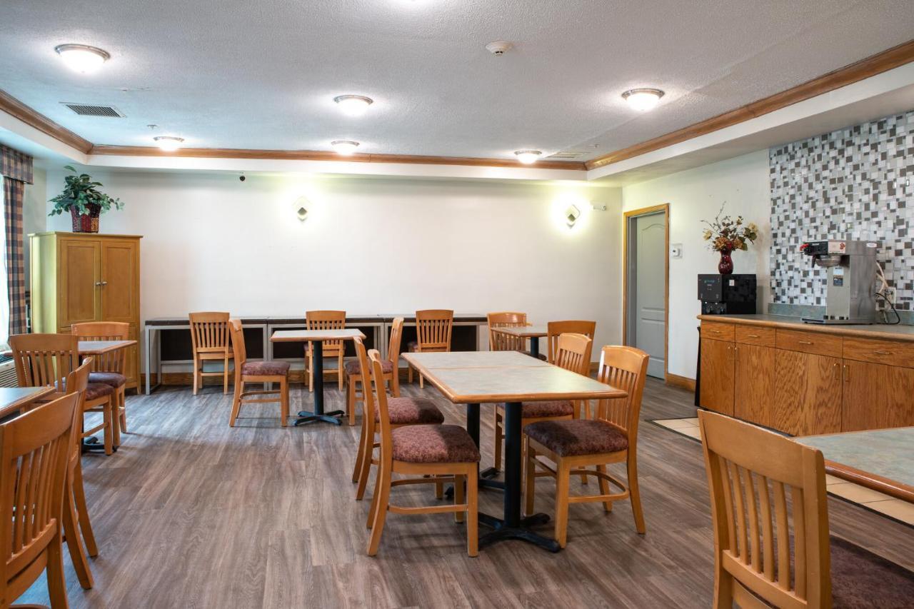 Blisspoint Inn & Suites 马里恩 外观 照片