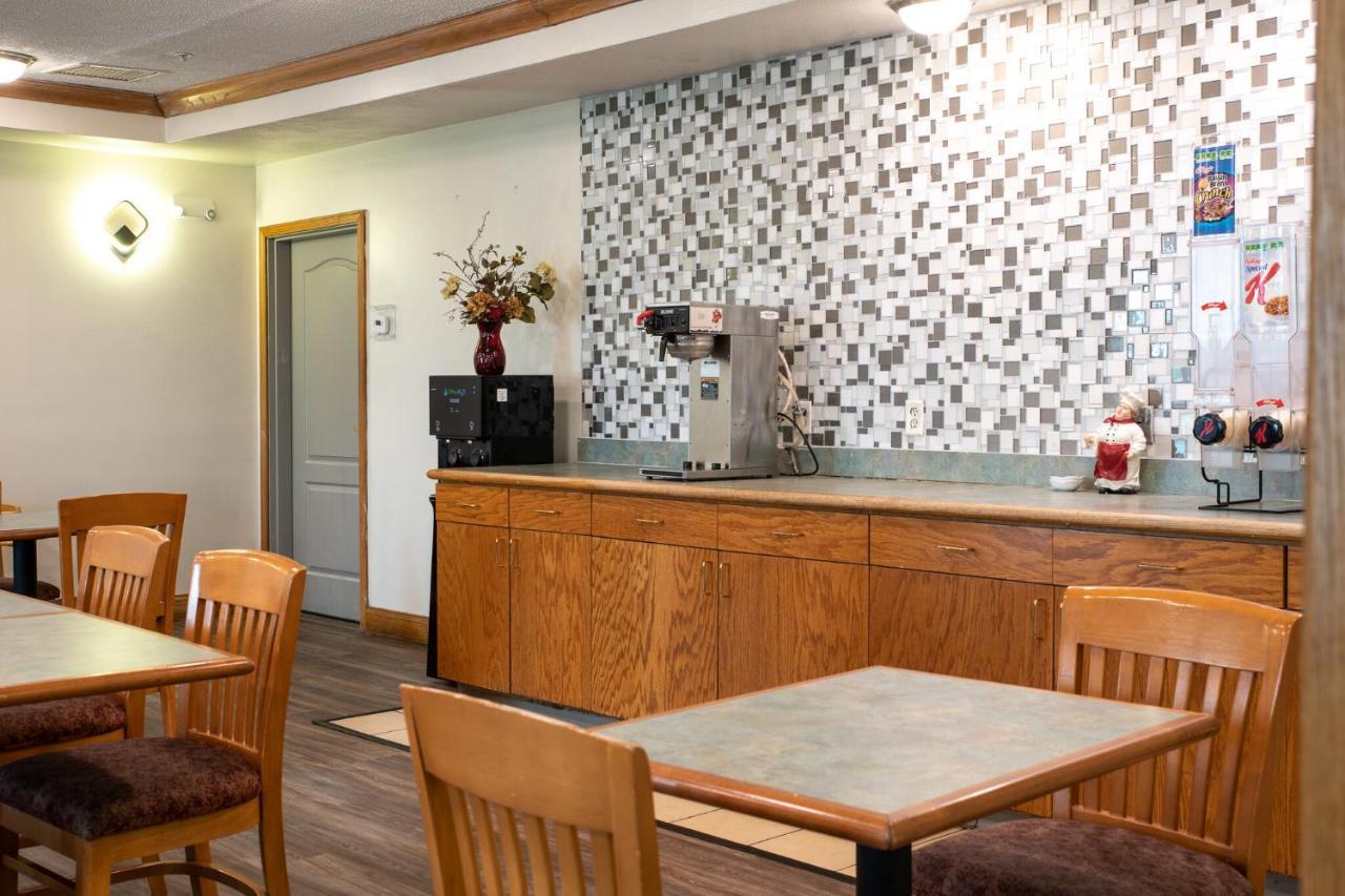 Blisspoint Inn & Suites 马里恩 外观 照片