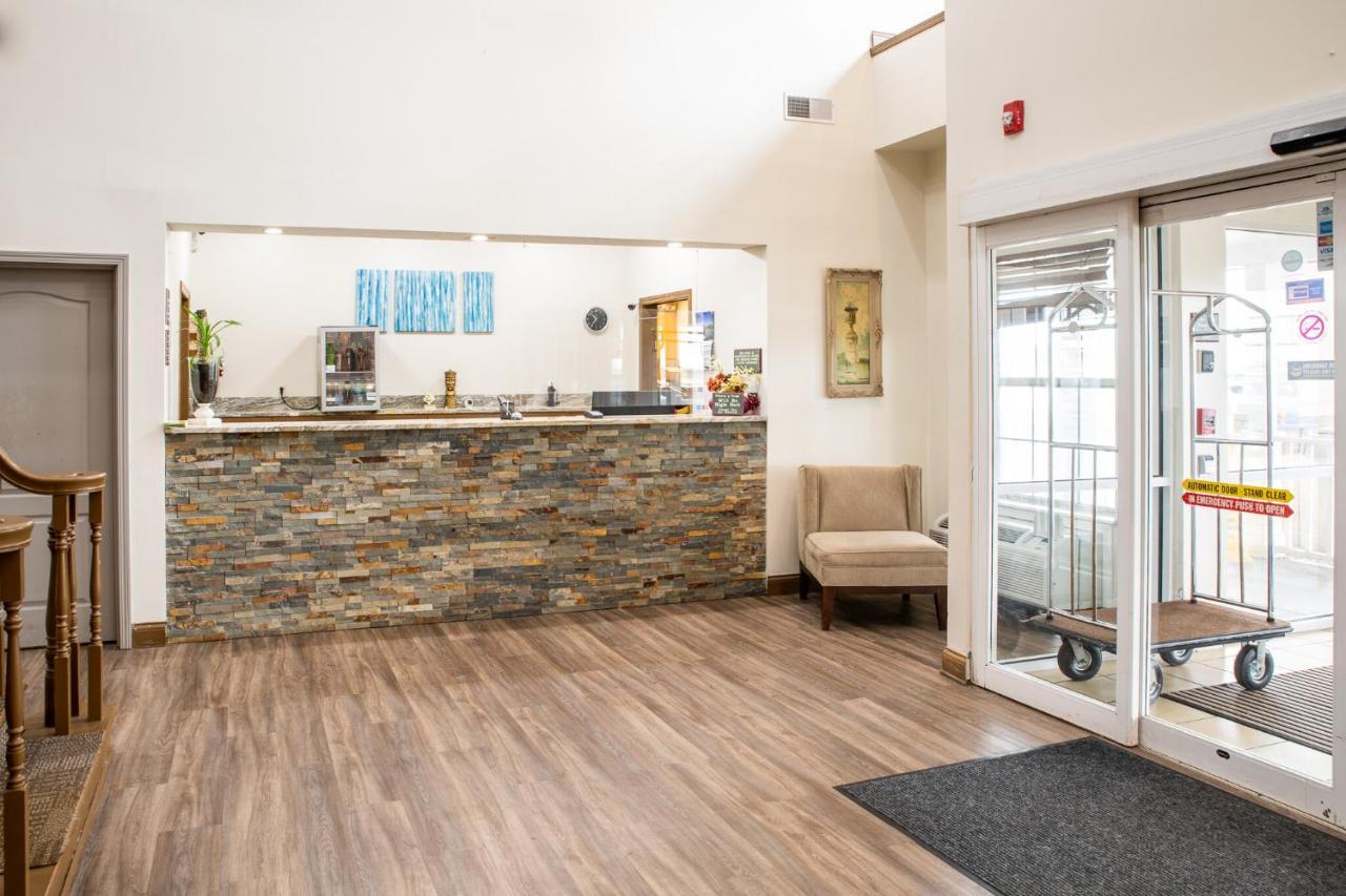 Blisspoint Inn & Suites 马里恩 外观 照片