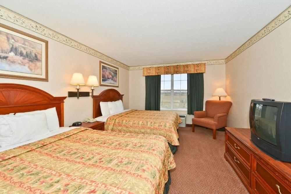 Blisspoint Inn & Suites 马里恩 外观 照片