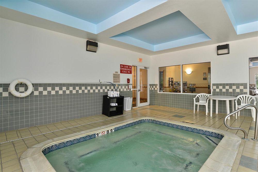 Blisspoint Inn & Suites 马里恩 外观 照片