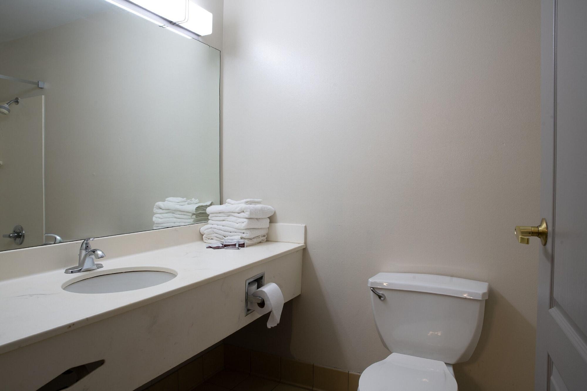 Blisspoint Inn & Suites 马里恩 外观 照片