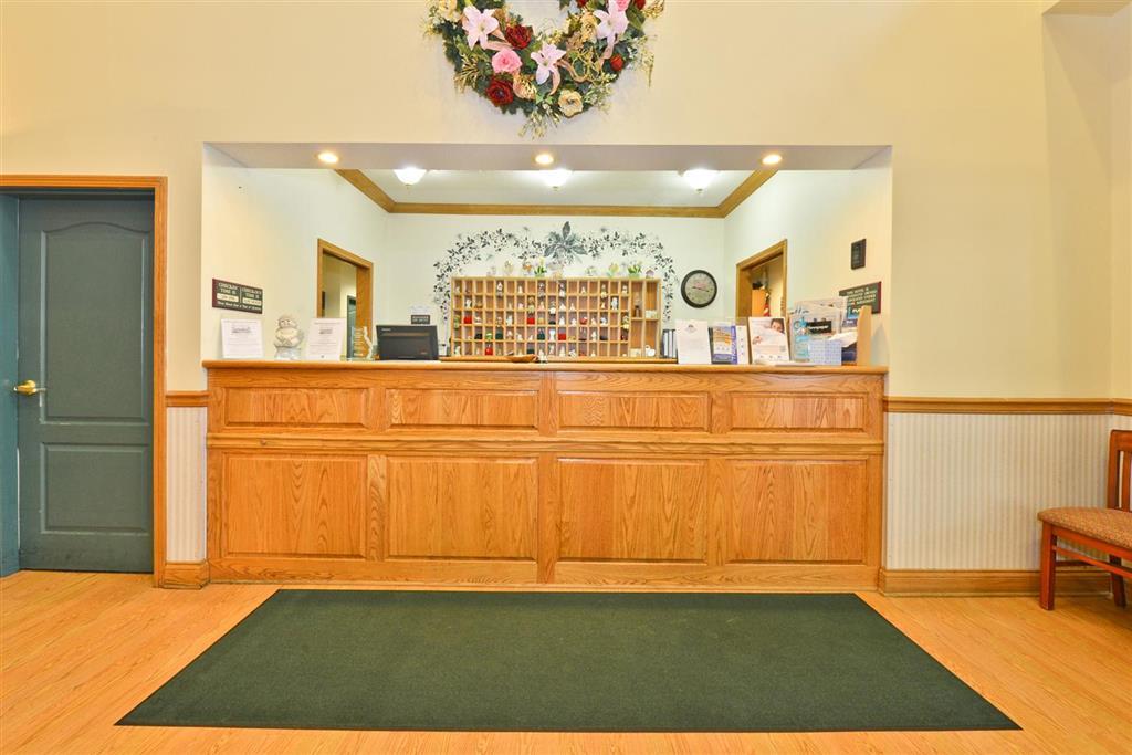 Blisspoint Inn & Suites 马里恩 内观 照片