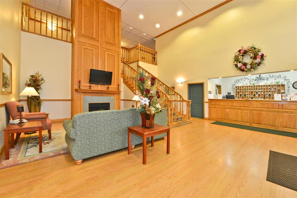 Blisspoint Inn & Suites 马里恩 内观 照片