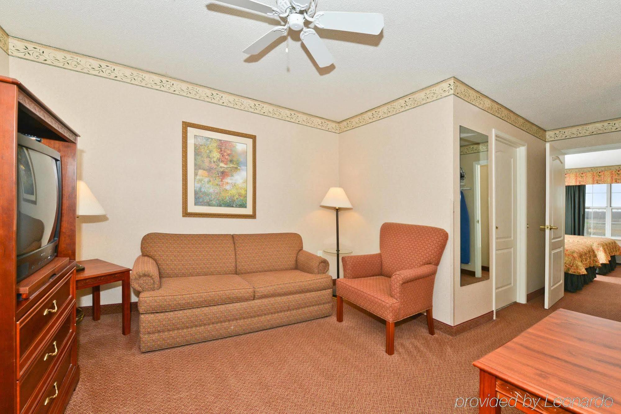 Blisspoint Inn & Suites 马里恩 外观 照片