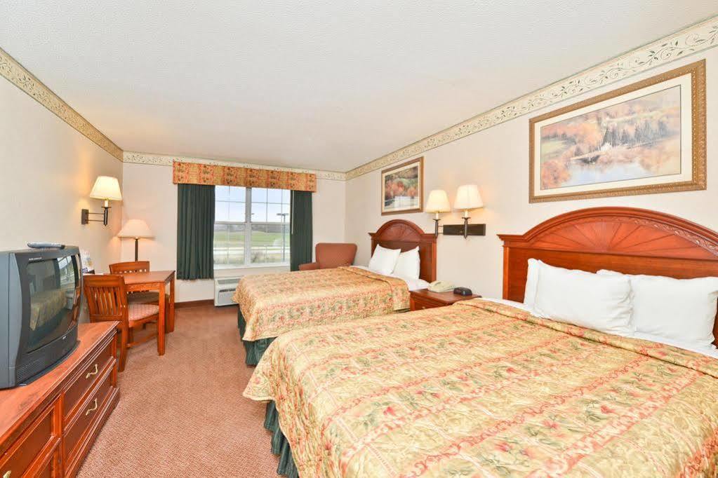 Blisspoint Inn & Suites 马里恩 外观 照片