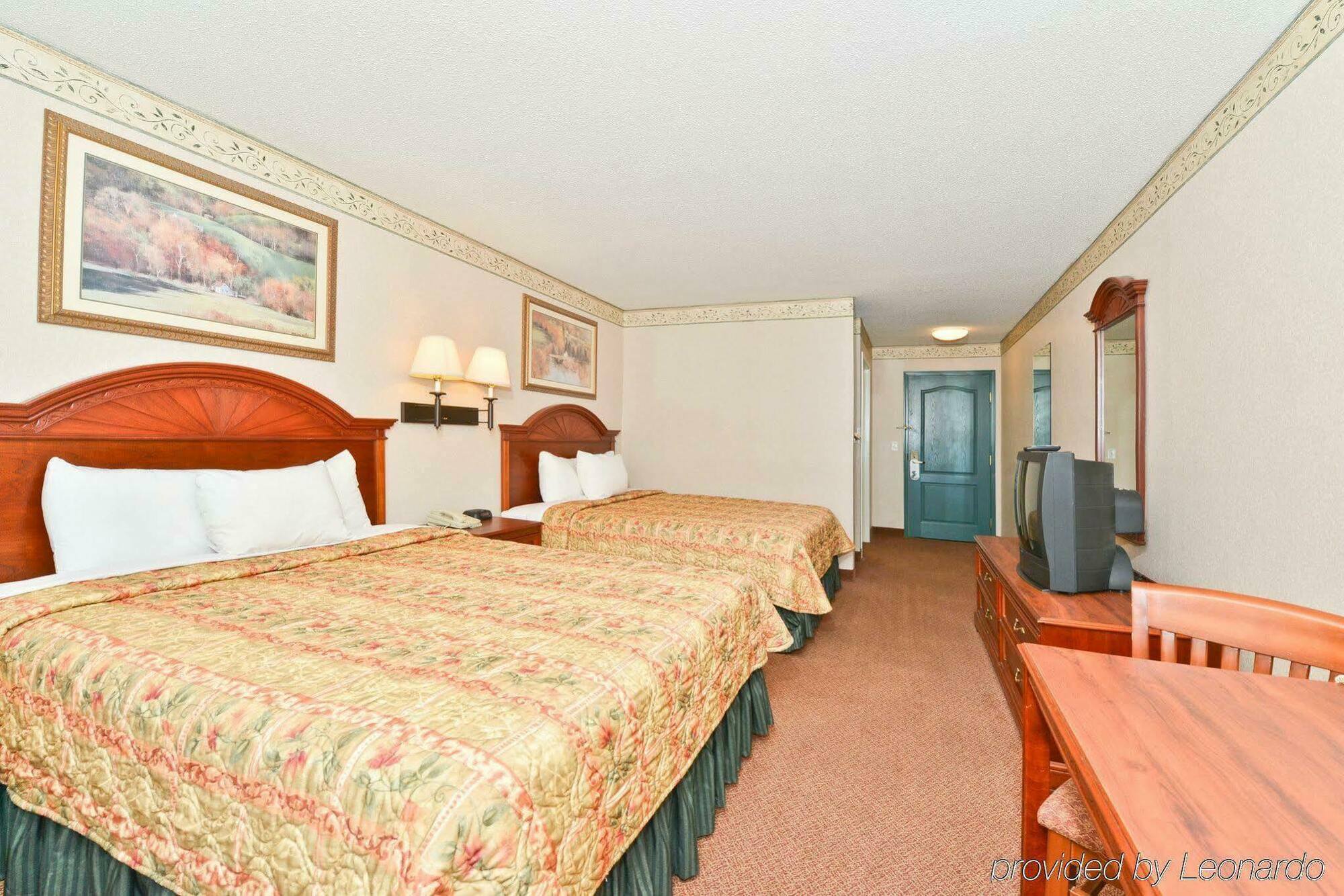 Blisspoint Inn & Suites 马里恩 外观 照片